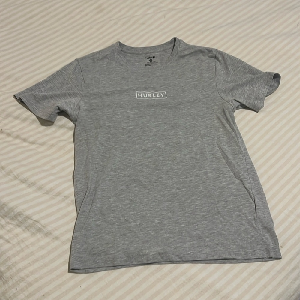 Hurley sized medium tee grey soft and comfortable